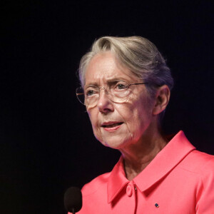 Un courrier "choquant" selon Elisabeth Borne.
La première ministre, Elisabeth Borne participe à la 3ème session nationale de l'Institut des Hautes études de Défense nationale (IHEDN) du Conseil d'État à Paris, France, le 13 septembre 2023. © Stéphane Lemouton/Bestimage