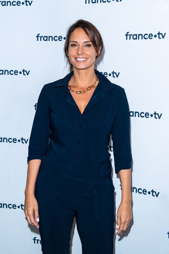 Julia Vignali lors du photocall dans le cadre de la conférence de presse de France Télévisions au Pavillon Gabriel à Paris, France, le 24 août 2021.