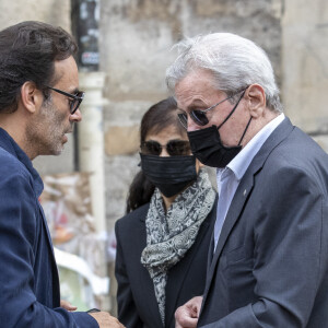 Anthony Delon, Alain Delon - Obsèques de Jean-Paul Belmondo en en l'église Saint-Germain-des-Prés, à Paris le 10 septembre 2021. © Cyril Moreau / Bestimage 