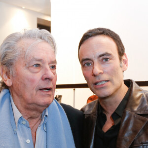 Exclusif - Alain Delon et son fils Anthony Delon - Lancement de la marque de vêtements de cuir "Anthony Delon 1985" chez Montaigne Market à Paris. Le 7 mars 2017 © Philippe Doignon / Bestimage 