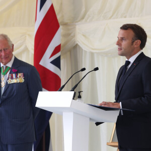 Des détails que tout le monde n'accueille pas d'un très bon oeil 
Le prince Charles, prince de Galles, Camilla Parker Bowles, duchesse de Cornouailles et le président de la République française Emmanuel Macron lors la commémoration du 80ème anniversaire de l'appel du 18 juin du général de Gaulle au Carlton Garden à Londres, Royaume Uni, le 18 juin 2010. 