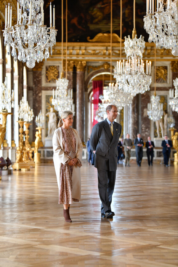 Le prince Edward du Royaume-Uni, comte de Wessex et Sophie, comtesse de Wessex visitent le Château de Versailles le 1er octobre 2018. 