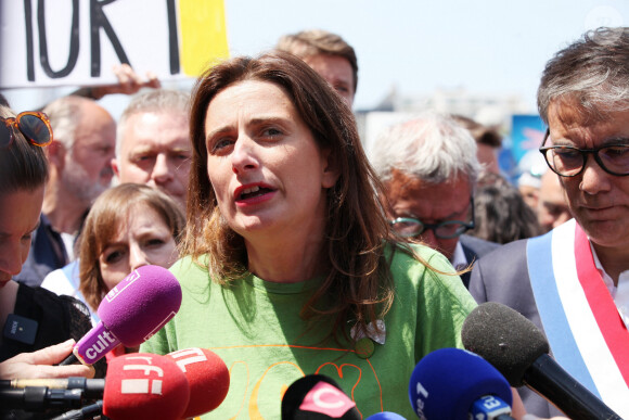 Marine Tondelier lors de la 14ème journée de manifestation contre la réforme des retraites à Paris le 6 juin 2023. © Jonathan Rebboah / Panoramic / Bestimage