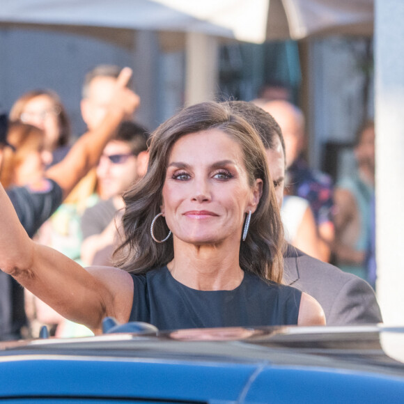 Felipe VI et Letizia à leur arrivée au théâtre Real pour présider l'inauguration de la saison 2023/2024 et assister à la représentation de l'opéra Medea de Luigi Cherubini. Madrid, le 19 septembre 2023