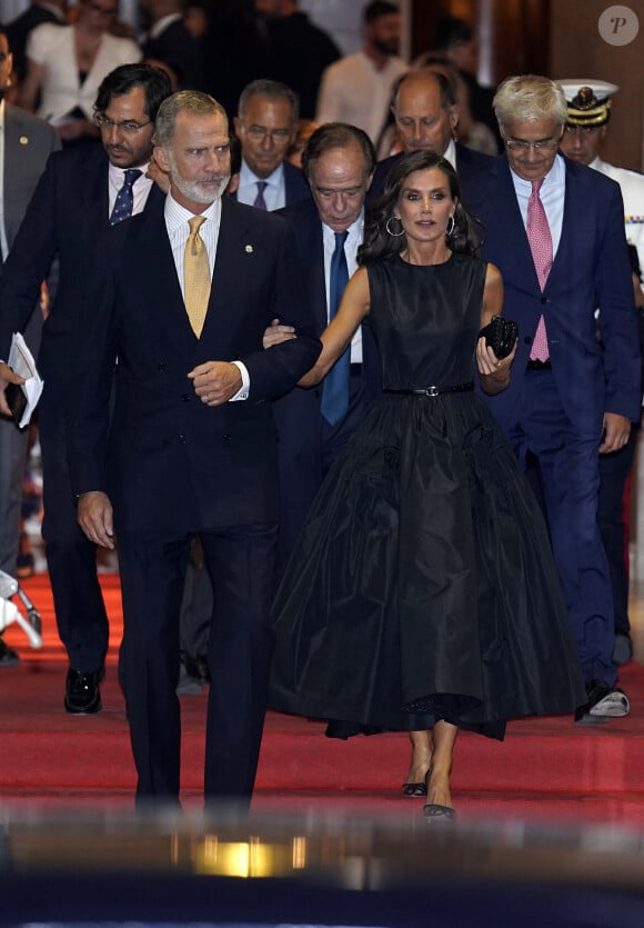 Felipe VI et Letizia à leur arrivée au théâtre Real pour présider l'inauguration de la saison 2023/2024 et assister à la représentation de l'opéra Medea de Luigi Cherubini. Madrid, le 19 septembre 2023