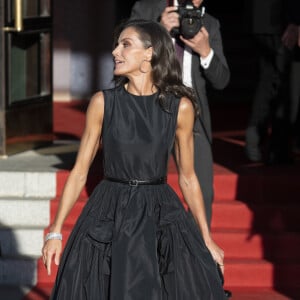 Felipe VI et Letizia à leur arrivée au théâtre Real pour présider l'inauguration de la saison 2023/2024 et assister à la représentation de l'opéra Medea de Luigi Cherubini. Madrid, le 19 septembre 2023