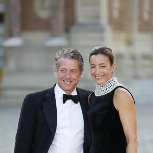 Hugh Grant et sa femme Anna Elisabet Eberstein - Dîner d'Etat au château de Versailles en l'honneur de la visite officielle du roi et de la reine d'Angleterre en France (20 - 22 septembre 2023), le 20 septembre 2023. 150 invités triés sur le volet ont été conviés à cette occasion. © Jacovides-Moreau / Bestimage