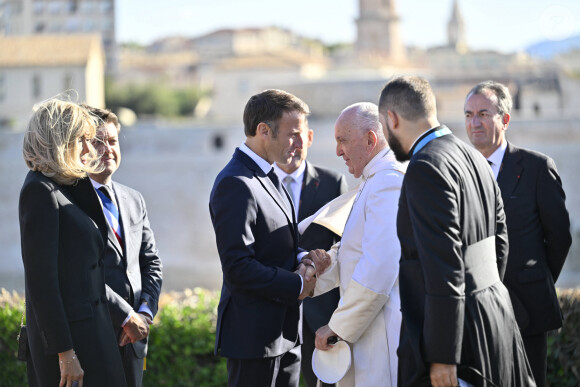 Le maire de Marseille, Benoit Payan, le pape François, Emmanuel Macron et sa femme Brigitte - Sa Sainteté le Pape accueilli par le président français et sa femme au palais du Pharo à Marseille, pour la session conclusive des "Rencontres Méditerranéennes", à l'occasion de sa visite officielle en France. Le 23 septembre 2023