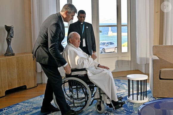 Le pape François en entretien avec le président français au palais du Pharo à Marseille, à l'occasion de sa visite officielle en France. Le 23 septembre 2023 © Philippe Magoni / Pool / Bestimage 