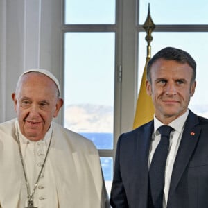 Le pape François en entretien avec le président français Emmanuel Macron au palais du Pharo à Marseille, à l'occasion de sa visite officielle en France. Le 23 septembre 2023 © Philippe Magoni / Pool / Bestimage 