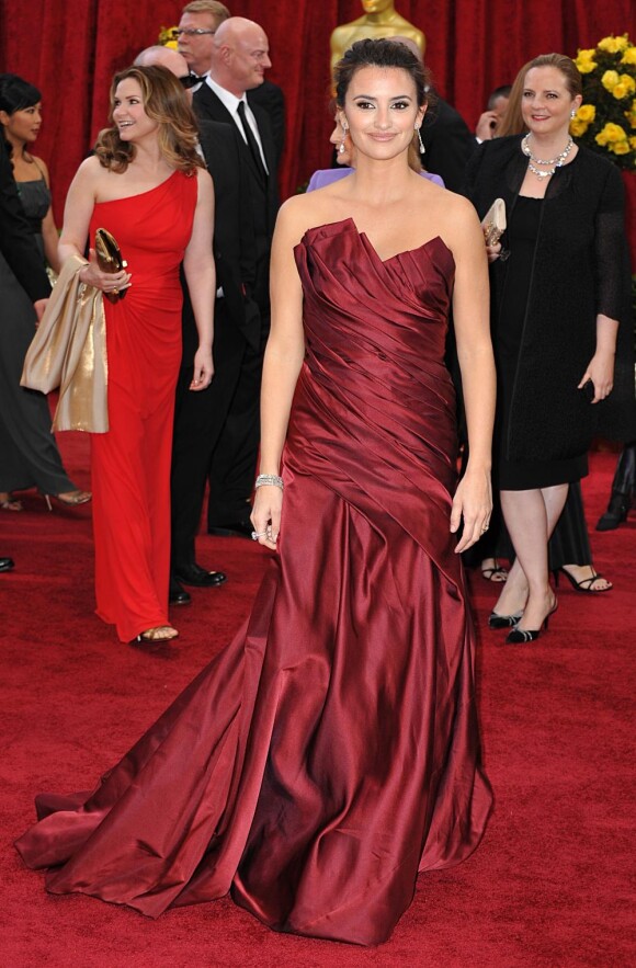 La sublime Penélope Cruz, à l'occasion du tapis rouge de la 82e cérémonie des Oscars, au Kodak Theatre de Los Angeles, le 7 mars 2010.