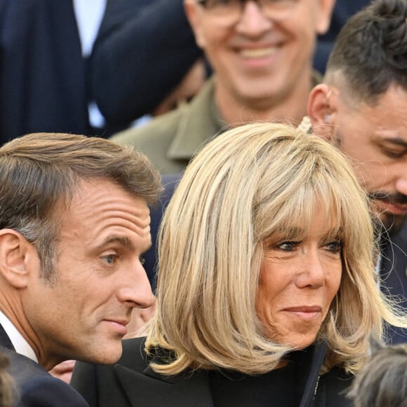 Ils ont vécu un moment historique
Le président de la République française, Emmanuel Macron et la première dame Brigitte Macron - Le président de la République française E.Macron et la première dame B.Macron assistent à la messe donnée par le pape François au stade Vélodrome de Marseille, le 23 septembre 2023. Sa Sainteté le pape François est à Marseille pour la clôture des Rencontres Méditerranéennes (17 - 24 septembre 2023). © Philippe Magoni / Pool / Bestimage 