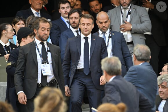 Le président de la République française, Emmanuel Macron - Le président de la République française E.Macron et la première dame B.Macron assistent à la messe donnée par le pape François au stade Vélodrome de Marseille, le 23 septembre 2023. Sa Sainteté le pape François est à Marseille pour la clôture des Rencontres Méditerranéennes (17 - 24 septembre 2023). © Philippe Magoni / Pool / Bestimage 