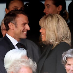 Emmanuel Macron et sa femme Brigitte étaient dans les tribunes du stade Vélodrome hier
Emmanuel Macron et sa femme Brigitte - Le président de la République française E.Macron et la première dame B.Macron assistent à la messe donnée par le pape François au stade Vélodrome de Marseille. Sa Sainteté le pape François est à Marseille pour la clôture des Rencontres Méditerranéennes. © Dominique Jacovides / Bestimage 