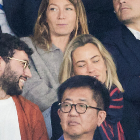 Gérald Darmanin et sa femme Rose-Marie Devillers - Tribunes lors du match de football Ligue 1 Uber Eats opposant le PSG à l'OM (4-0) au Parc des Princes. Paris, le 24 septembre 2023. © Cyril Moreau/Bestimage