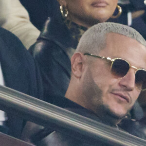 Dj Snake, Malik Bentalha - Tribunes lors du match de football Ligue 1 Uber Eats opposant le PSG à l'OM (4-0) au Parc des Princes. Paris, le 24 septembre 2023. © Cyril Moreau/Bestimage