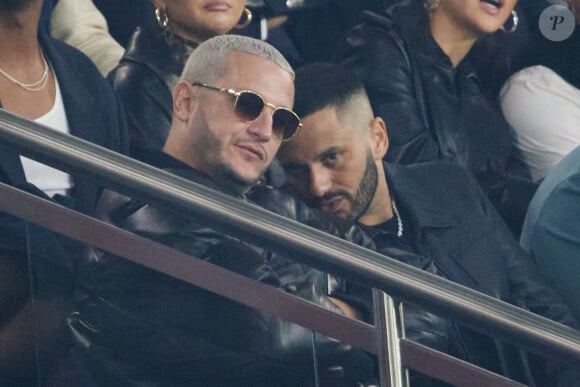 Dj Snake, Malik Bentalha - Tribunes lors du match de football Ligue 1 Uber Eats opposant le PSG à l'OM (4-0) au Parc des Princes. Paris, le 24 septembre 2023. © Cyril Moreau/Bestimage