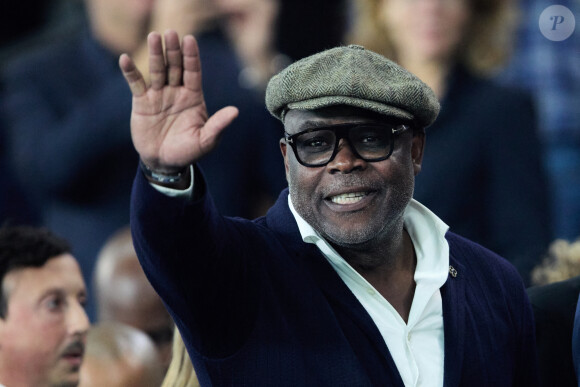 Basile Boli - Tribunes lors du match de football Ligue 1 Uber Eats opposant le PSG à l'OM (4-0) au Parc des Princes. Paris, le 24 septembre 2023. © Cyril Moreau/Bestimage