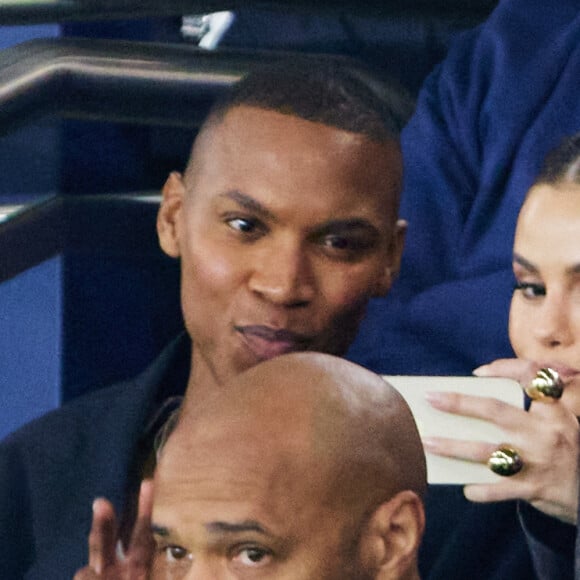 Thierry Henry, Selena Gomez - Tribunes lors du match de football Ligue 1 Uber Eats opposant le PSG à l'OM (4-0) au Parc des Princes. Paris, le 24 septembre 2023. © Cyril Moreau/Bestimage