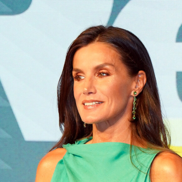La reine Letizia d'Espagne lors de la présetation du prix "Retina Eco Awards 2023" à la Royal Tapestry Factory, le 25 septembre 2023 à Madrid en Espagne. Les "Retina Eco Awards 2023" sont organisés par PRISA Media en collaboration avec Capgemini et récompensent les plus grands projets pour leur innovation, leur impact et leur vialibité dans le combat contre les changements climatiques et environnementaux, en relation avec les principaux objectifs des Nations Unies dans le domaine du développement durable.