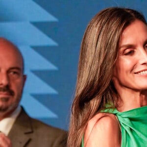 La reine Letizia d'Espagne lors de la présetation du prix "Retina Eco Awards 2023" à la Royal Tapestry Factory, le 25 septembre 2023 à Madrid en Espagne. Les "Retina Eco Awards 2023" sont organisés par PRISA Media en collaboration avec Capgemini et récompensent les plus grands projets pour leur innovation, leur impact et leur vialibité dans le combat contre les changements climatiques et environnementaux, en relation avec les principaux objectifs des Nations Unies dans le domaine du développement durable.