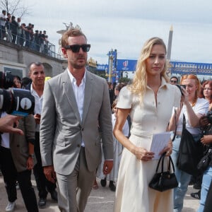 Les deux tourtereaux assistaient au défilé Christian Dior de la Fashion Week de Paris.
Pierre Casiraghi et sa femme Beatrice Borromeo - Arrivées au défilé Christian Dior prêt à porter femme Printemps/Été 2024 lors de la Fashion Week de Paris (PFW), au Jardin des Tuileries à Paris, France, le 26 septembre 2023. © Christophe Clovis/Bestimage