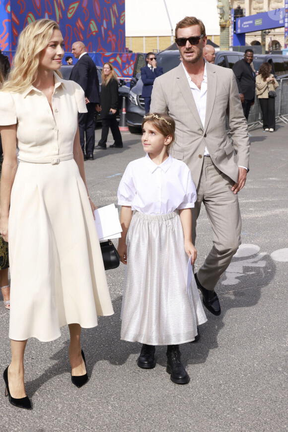 Pierre Casiraghi avec sa femme Béatrice Borromeo - No Web - Arrivées des people au défilé Dior dans les jardins des Tuileries lors de la Paris Fashion Week, saison printemps-été 2024 le