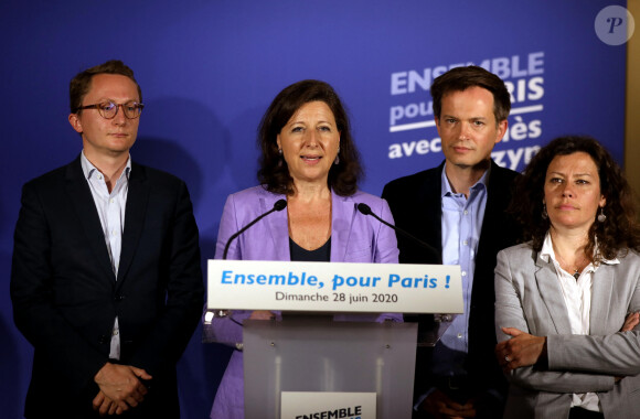 Agnès Buzyn, candidate LREM à la mairie de Paris à son QG de campagne, entourée de Paul Midy, Pierre-Yves Bournazel et Déborah Pawlik lors de son intervention après la publication des résultats des élections. Paris, le 28 Juin 2020 © Dominique Jacovides / Bestimage