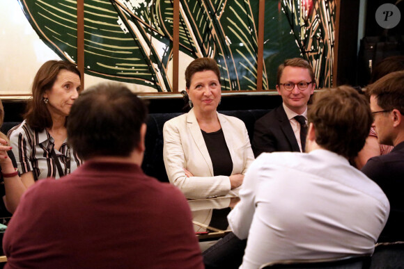 Exclusif - Dernier jour de campagne pour Agnès Buzyn, candidate LREM à la mairie de Paris. Sa journée a débuté par un petit déjeuner avec les têtes de listes, avant de rencontrer des parents d'élèves du 17ème arrondissement, en compagnie de Stanislas Guerini. S'en est suivi un déjeuner avec les colistiers du 17ème arrondissement dans un restaurant de l'avenue Niel. Paris, le 26 Juin 2020 © Dominique Jacovides / Bestimage 