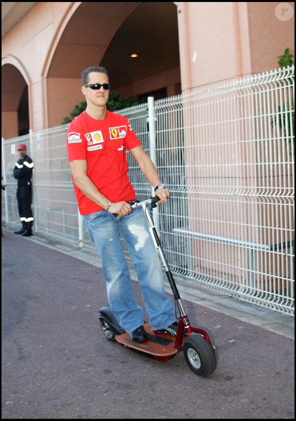  "Que Michael tremble... Enfin pas Michael, il ne peut pas trembler", a lancé Antonio Lobato
 
Archives - Michael Schumacher