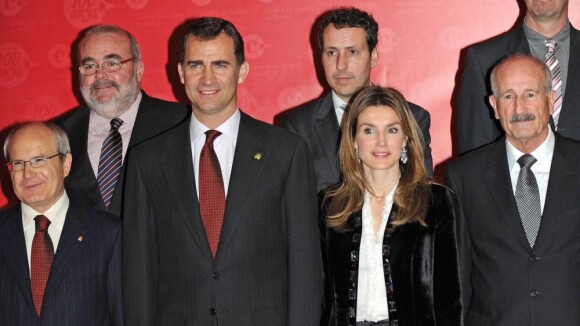 Letizia d'Espagne : En total look noir, elle éclipse son époux Felipe !