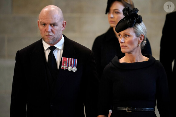 Zara Tindall et Mike Tindall rendent hommage à la reine Elizabeth II à Westminster Hall, Londres, où son cercueil reposait. 14 septembre 2022. @ Chris Furlong/PA Wire