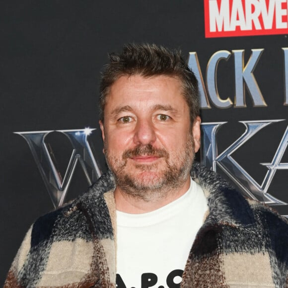 Si ce jeudi Bruno Guillon a évoqué son agression avec humour sur les ondes de "Fun Radio", le ton était différent le lendemain au micro de RTL face à Yves Calvi.
Bruno Guillon - Avant-première du film "Black Panther: Wakanda Forever" au Grand Rex à Paris le 7 novembre 2022. © Coadic Guirec/Bestimage