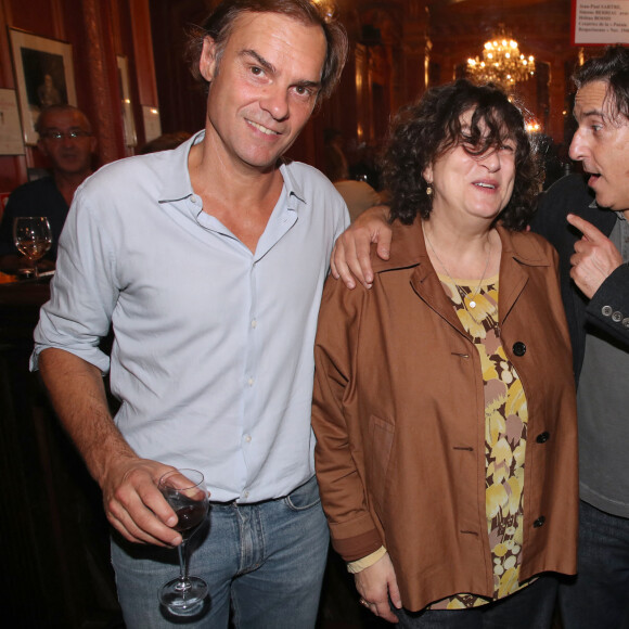 Charlotte Gainsbourg n'était pas présente à la soirée
Sébastien Thiery (Auteur de la pièce), Noémie Lvovsky et Yvan Attal - Cocktail à la suite de la Générale de la Pièce " Vidéo Club " au Théâtre Antoine à Paris. Le 27 Septembre 2023. © Bertrand Rindoff / Bestimage 