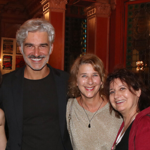 Des stars de la télévision étaient présentes
Corinne Touzet, Alice Dufour, François Vincentelli, Isabelle Gélinas et Raphaëline Goupilleau - Cocktail à la suite de la Générale de la Pièce " Vidéo Club " au Théâtre Antoine à Paris. Le 27 Septembre 2023. © Bertrand Rindoff / Bestimage 