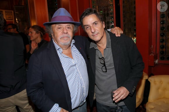 Jean-Michel Ribes et Yvan Attal - Cocktail à la suite de la Générale de la Pièce " Vidéo Club " au Théâtre Antoine à Paris. Le 27 Septembre 2023. © Bertrand Rindoff / Bestimage 