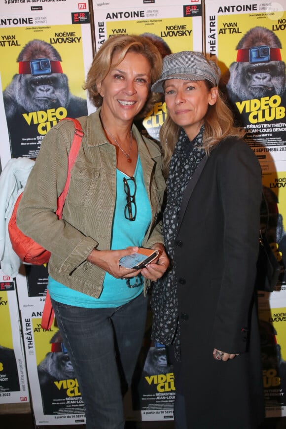 Corinne Touzet et Anne Gravoin - Générale de la Pièce " Vidéo Club " au Théâtre Antoine à Paris. Le 27 Septembre 2023. © Bertrand Rindoff / Bestimage 