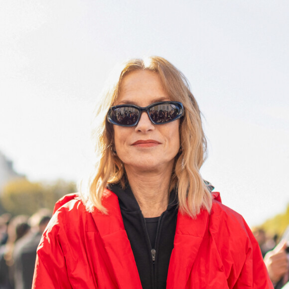 Un beau show pour conclure la Fashion Week !
Isabelle Huppert - Personnalités au défilé Balenciaga prêt à porter printemps / été 2024 lors de la fashion week à Paris le 1er octobre 2023. © Tiziano Da Silva / Pierre Perusseau / Bestimage 