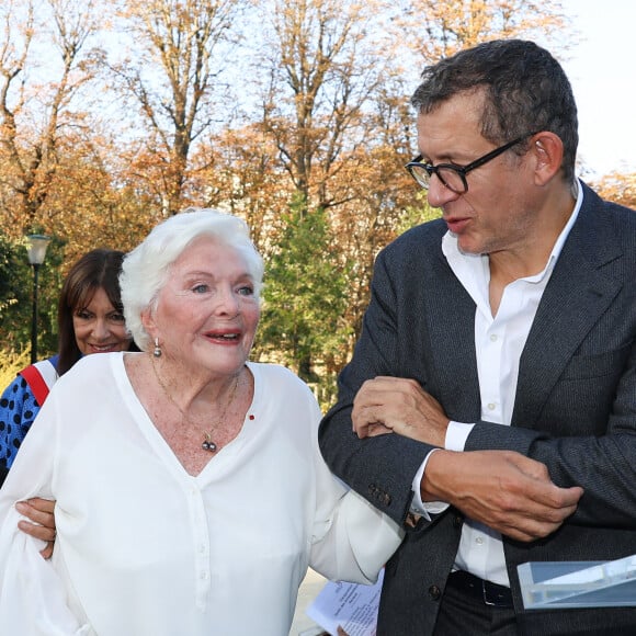 Line Renaud et Dany Boon lors de l'inauguration du jardin des ambassadeurs Line Renaud à Paris le 2 octobre 2023. © Coadic Guirec / Bestimage 