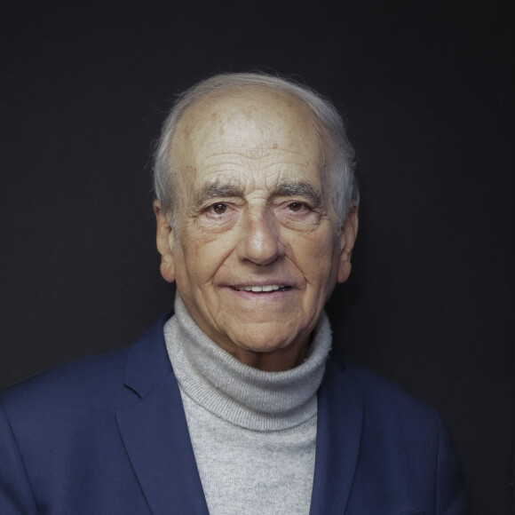 Exclusif - Jean-Pierre Elkabbach - Jean-Pierre Elkabbach pose en marge de sa venue à Radio J - Paris le 26/01/2023 - © Jack Tribeca / Bestimage