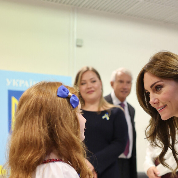 Catherine (Kate) Middleton, princesse de Galles, lors d'une visite au centre communautaire Vsi Razom dans le centre commercial Lexicon à Bracknell, Royaume Uni, le 4 octobre 2023. 