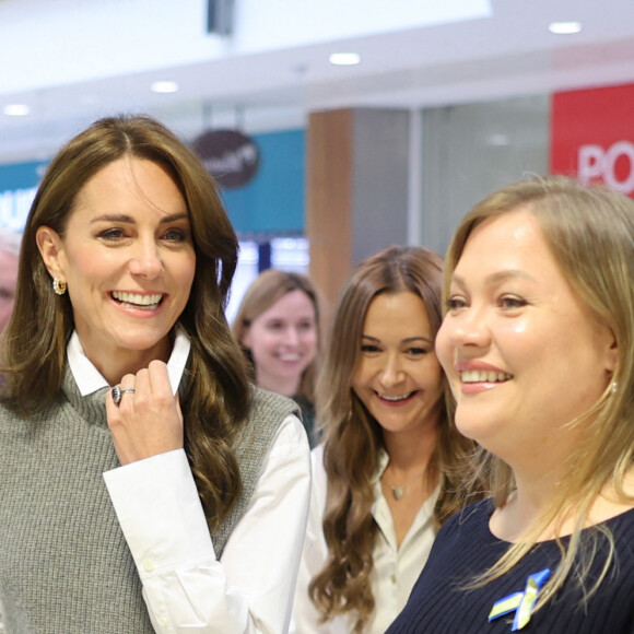 Catherine (Kate) Middleton, princesse de Galles, lors d'une visite au centre communautaire Vsi Razom dans le centre commercial Lexicon à Bracknell, Royaume Uni, le 4 octobre 2023. 