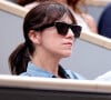 Yvan Attal et sa compagne Charlotte Gainsbourg en tribunes des Internationaux de France de tennis de Roland Garros à Paris le 11 juin 2023. © Jacovides-Moreau/Bestimage