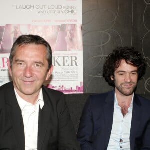 Une comédie qui a fait un carton, accentuant la popularité de l'acteur
Pascal Chaumeil et Romain Duris faisant la promotion de L'Arnacoeur à Londres en 2010