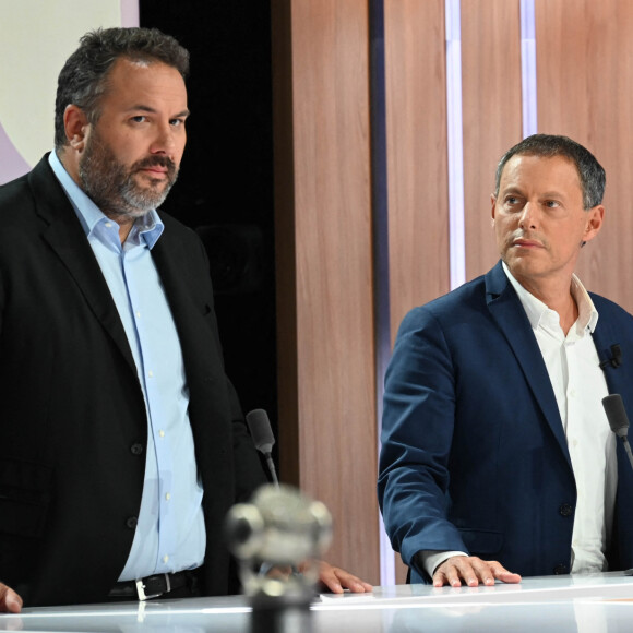 Alors que l'arrivée prochaine de Bruce Toussaint sur TF1 vient d'être annoncée, son patron de BFMTV, Marc-Olivier Fogiel n'en aurait eu vent que quelques heures avant.
Bruce Toussaint et Marc-Olivier Fogiel - Conférence de rentrée BFM TV à Paris. © Coadic Guirec/Bestimage