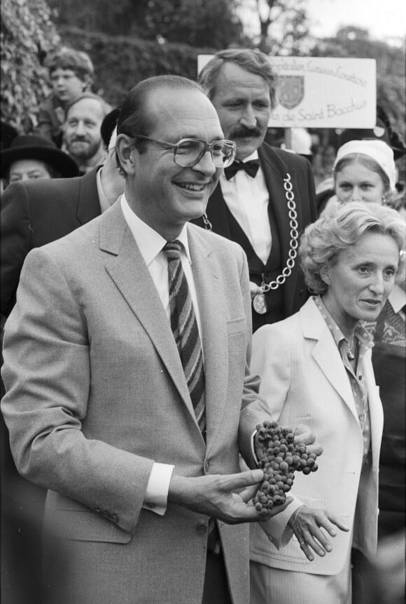 Jacques Chirac et sa femme Bernadette Chirac aux vendanges des vignes du clos Montmartre à Paris, France, le 4 octobre 1982. © Jean-Claude Woestelandt/Bestimage