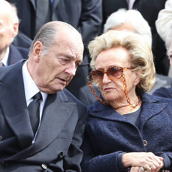 Réputé homme à femme, Jacques Chirac l'avait en effet trompé de nombreuses fois.
Jacques et Bernadette Chirac - Obseques de Antoine Veil au cimetiere du Montparnasse a Paris. Le 15 avril 2013  