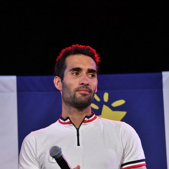 L'ancien biathlète s'est offert une belle journée en montagne
Martin Fourcade et ses skis - Vente aux enchères "Légende du sport" au profit de l'association Les Etoiles Filantes (association qui aide les familles dont un enfant est atteint du gliome infiltrant du tronc cérébral), dont le parrain de cette année est M.Fourcade, aux Puces du Canal à Lyon. Le 18 septembre 2020 © Frederic Chambert / Panoramic / Bestimage