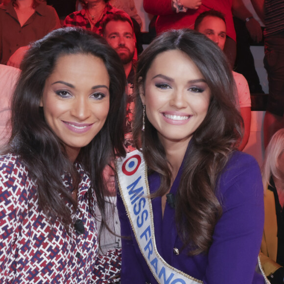 Exclusif - Cindy Fabre (Miss France 2005 et nouvelle directrice de Miss France), Diane Leyre (Miss France 2022) - Sur le plateau de l'émission TPMP (Touche Pas à Mon Poste) présentée en direct par C.Hanouna et diffusée sur C8 - Paris le 19/09/2022 - © Jack Tribeca / Bestimage 