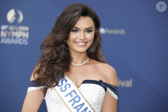 Espérons tout de même que Diane Leyre sera sacrée grande gagnante !
Diane Leyre, miss France 2022 - Cérémonie de clôture du 61ème Festival de Télévision de Monte Carlo le 21 juin 2022. © Denis Guignebourg/Bestimage 